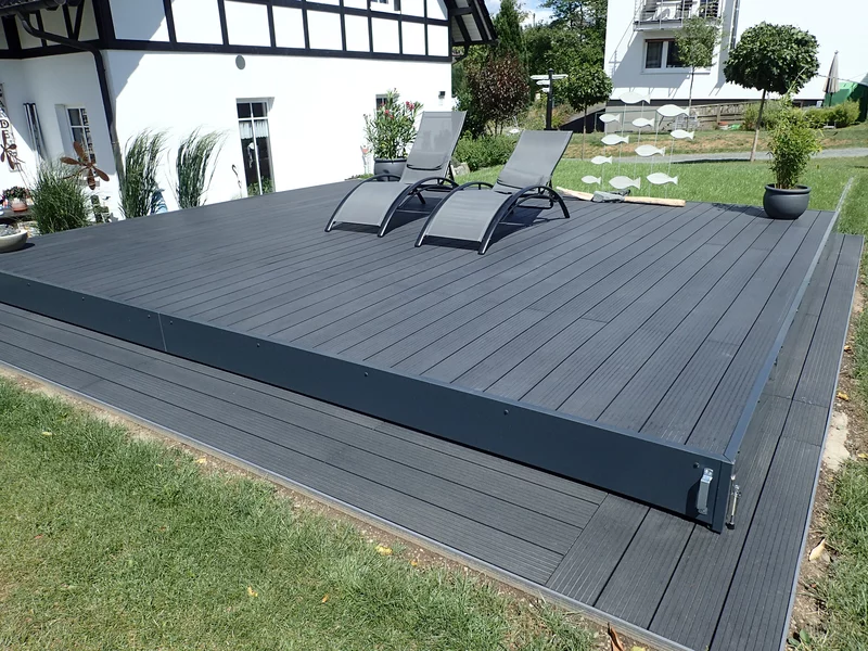 Pooldeck als Poolabdeckung geschlossen