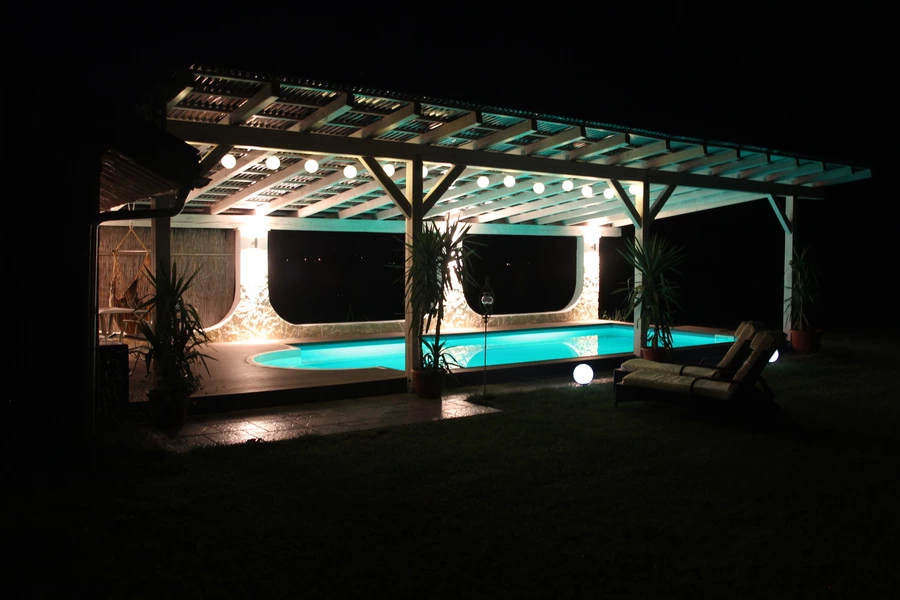 Traumhaftes Ambiente mit dem eigenen Luxus-Pool