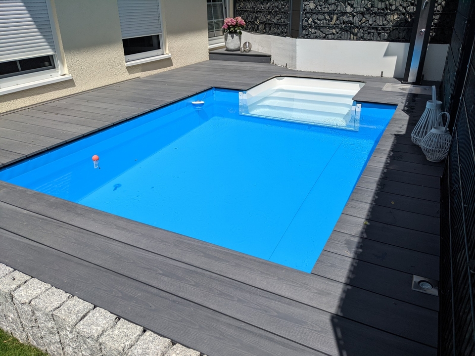 Mini-Pool, selbst gebaut, mit Pooltreppe