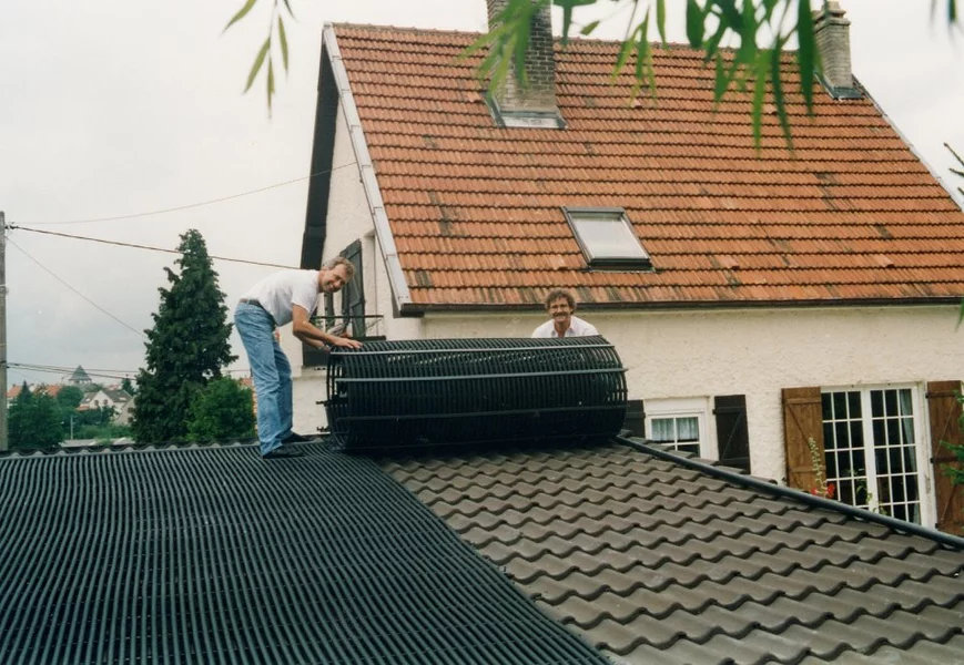 "Selberbauer. Der solar-rapid Kollektor von  Roos Freizeitanlagen lässt sich leicht selbst montieren."