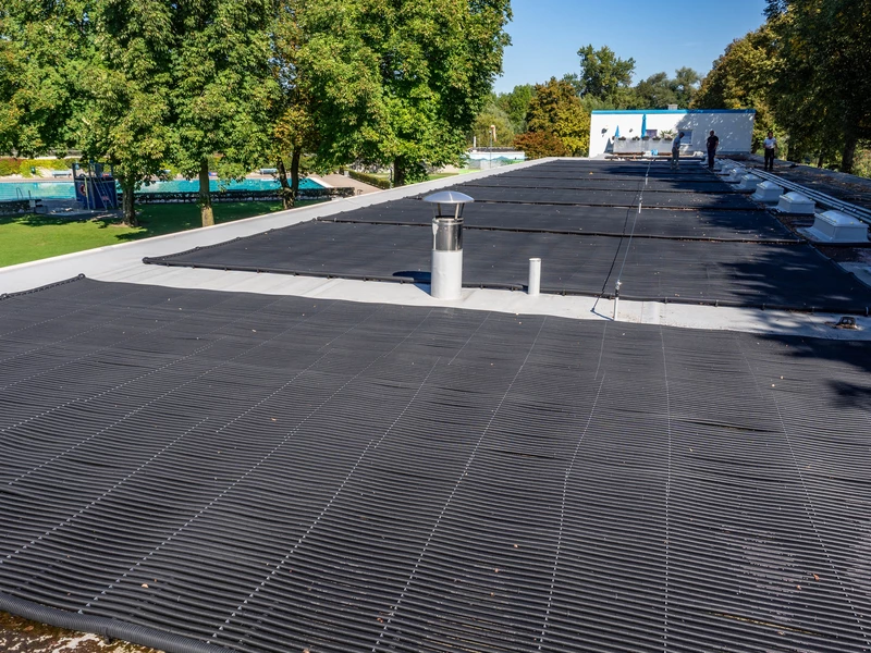 Schwimmbad mit solar Heizung